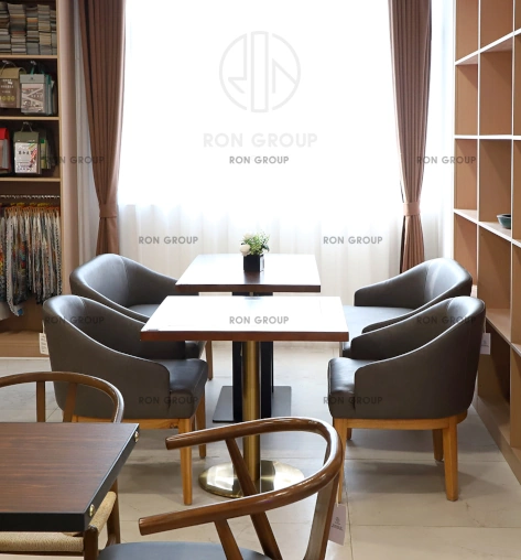 RON_Dining_Set_Leather_Chairs_Wood_Table_CloseUp