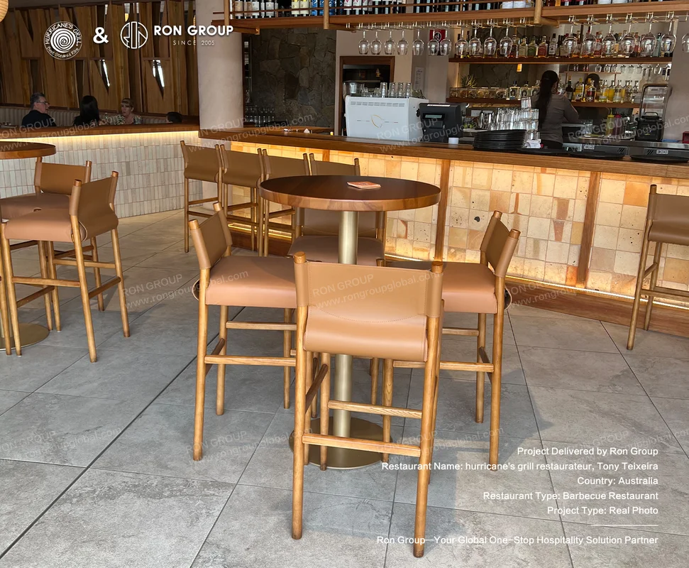 Restaurant with Bar