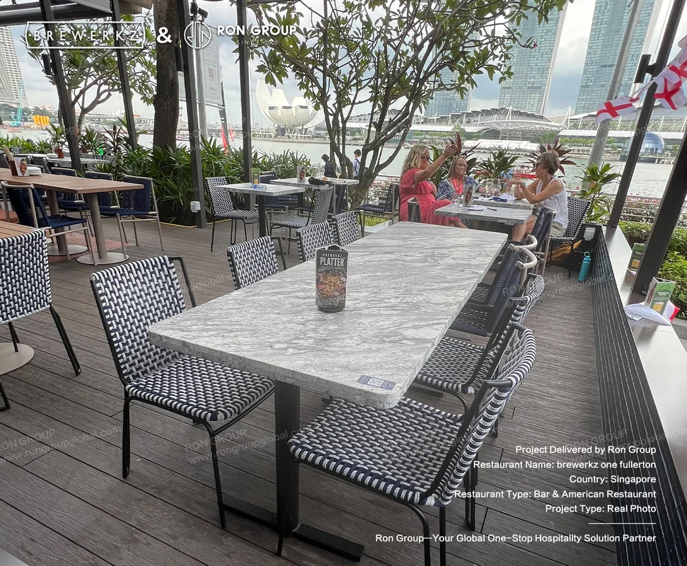 Brewerkz One Fullerton waterfront terrace dining