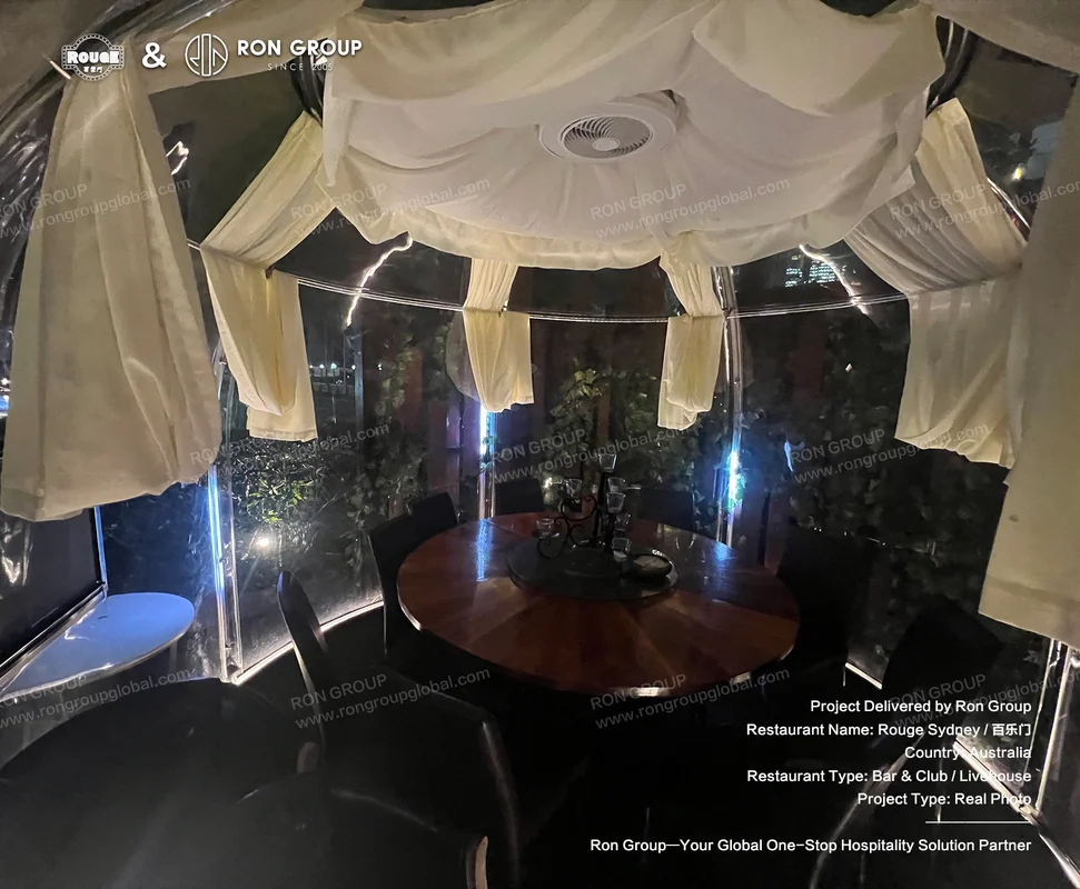 ROUGE round table in dining pod