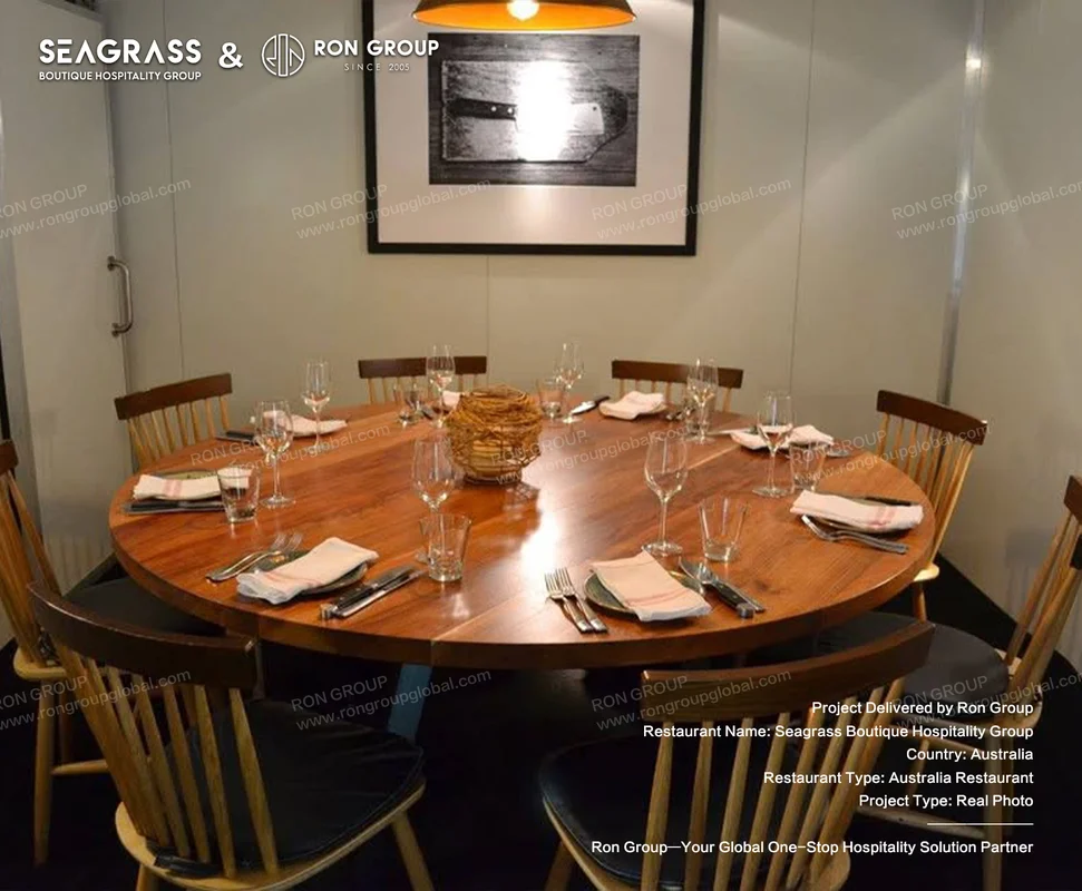 Seagrass private dining round table