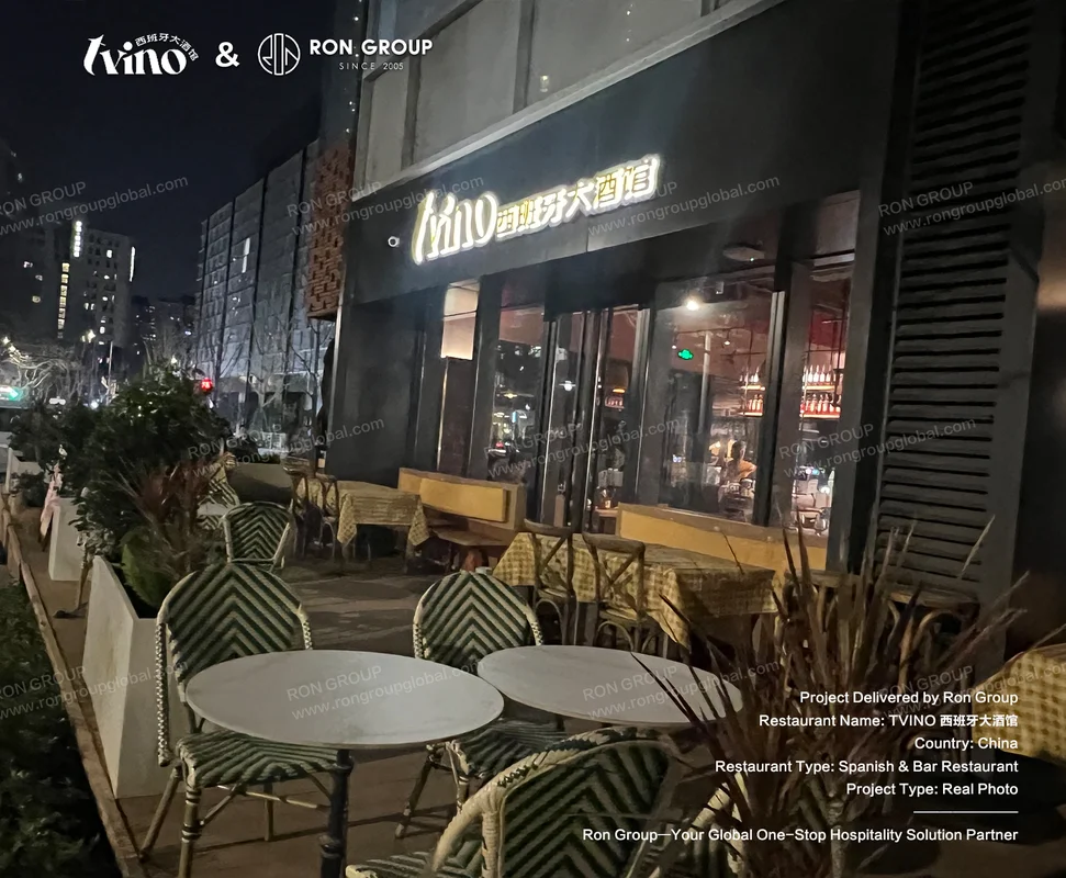 Tvino street-side seating