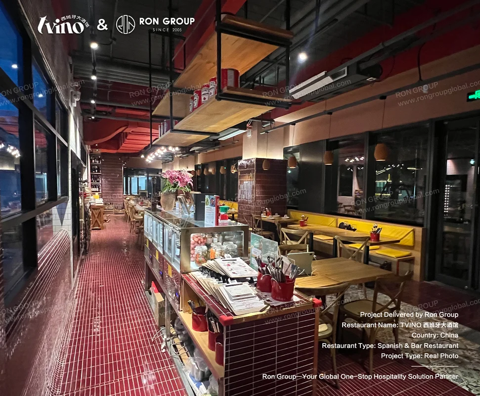 Tvino central display counter and banquettes