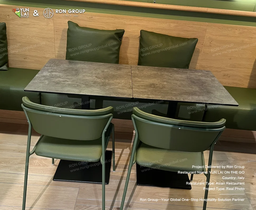 YUN LAI ON THE GO green booth seating