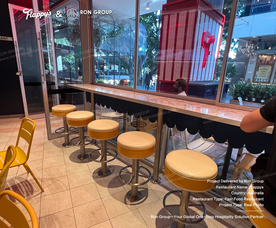 Flappys retro counter and bar stools