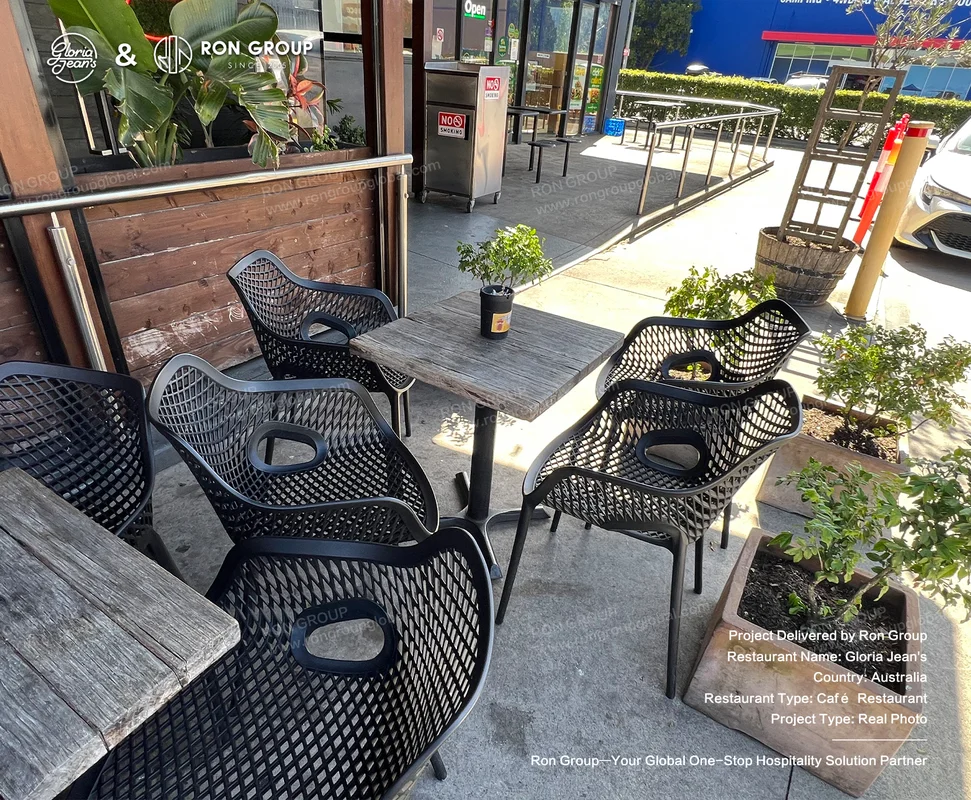 Gloria Jean's outdoor cafe seating area