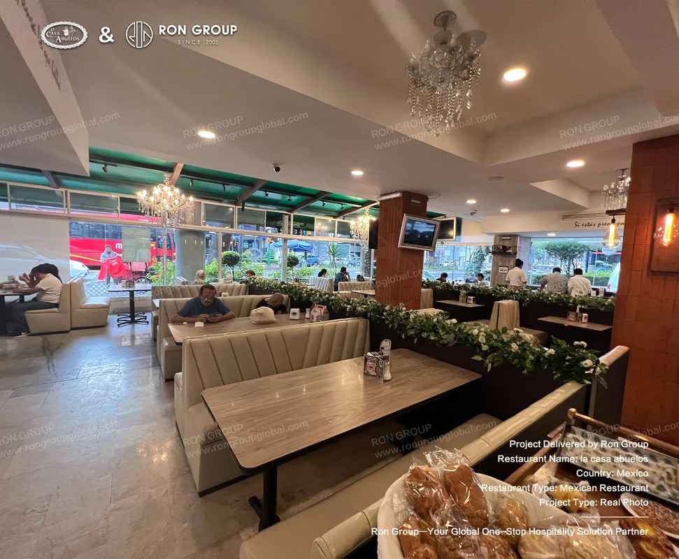 La Casa Abuelos RonGroup-A_Casa_Abuelos-Restaurant_Interior_With_Booths.webp