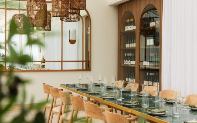 Brighton Novotel Hotel:Create a Luxury Bayside Resort Experience