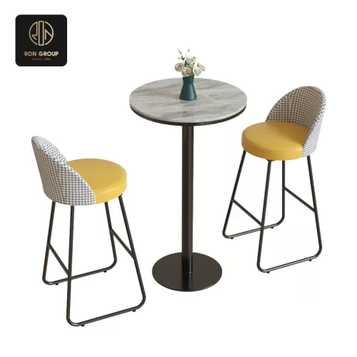 Club Aura Series F