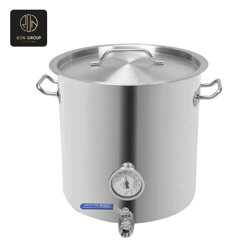 Insulated bucket with faucet