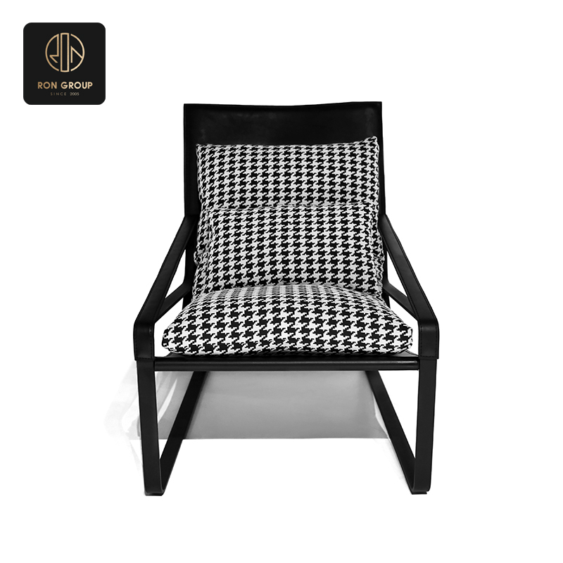 Bold Frame Lounge Series