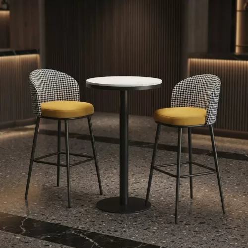 Club Aura Series F