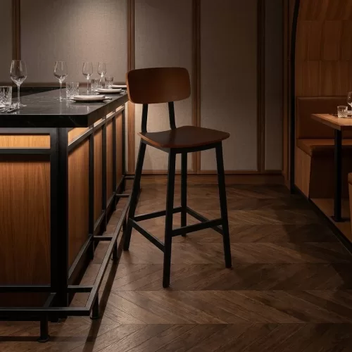 Sturdy Bar Chair Series F