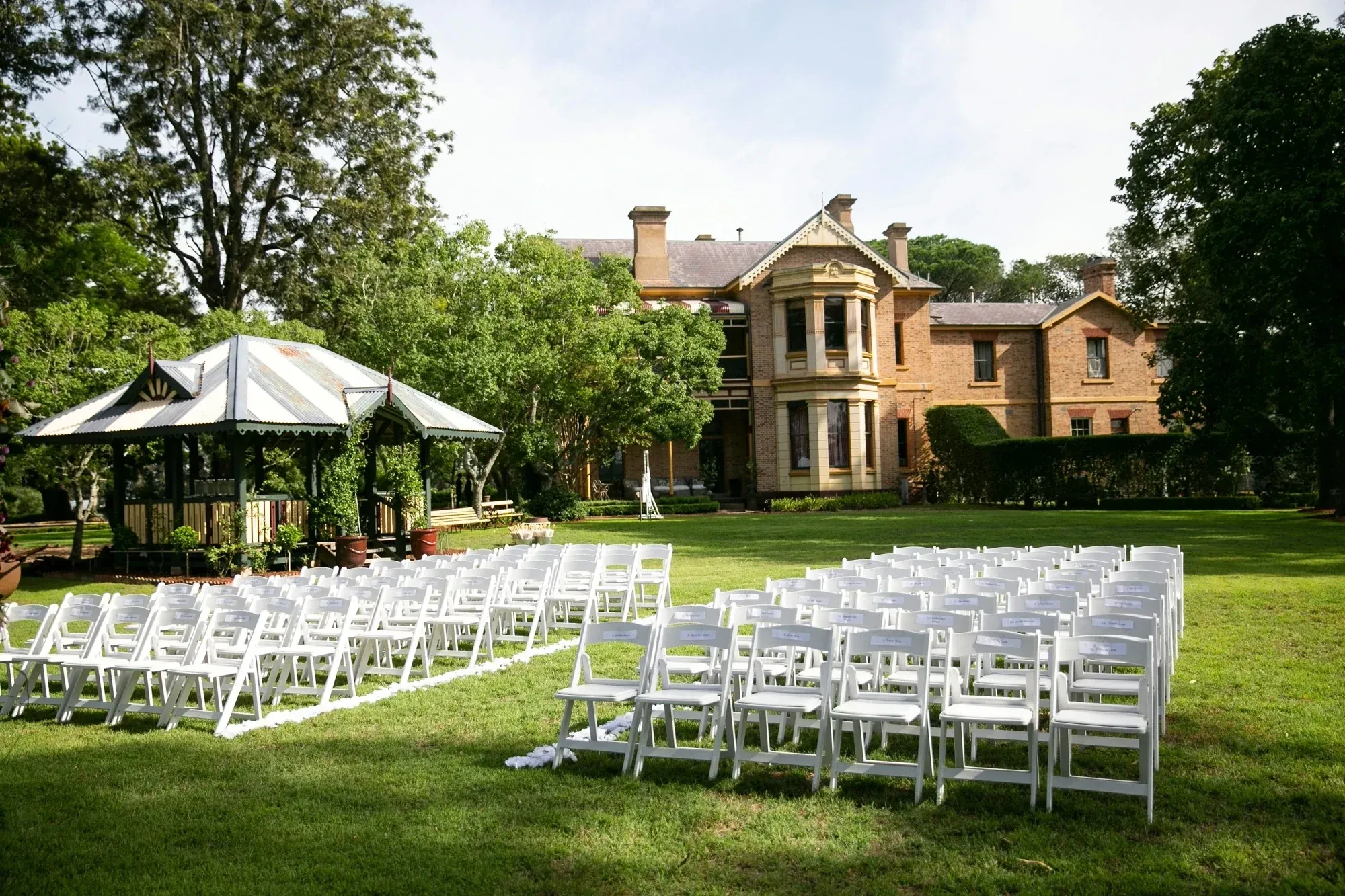 RON GROUP luxury modular banquet tables with elegant candlelight and misty ambiance for private feast