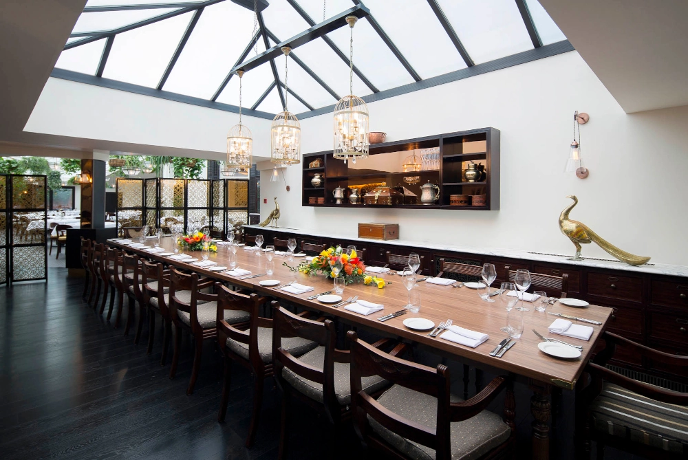 RON GROUP modular furniture and standardized tableware for Taj Hotel London events, seamless scene switching