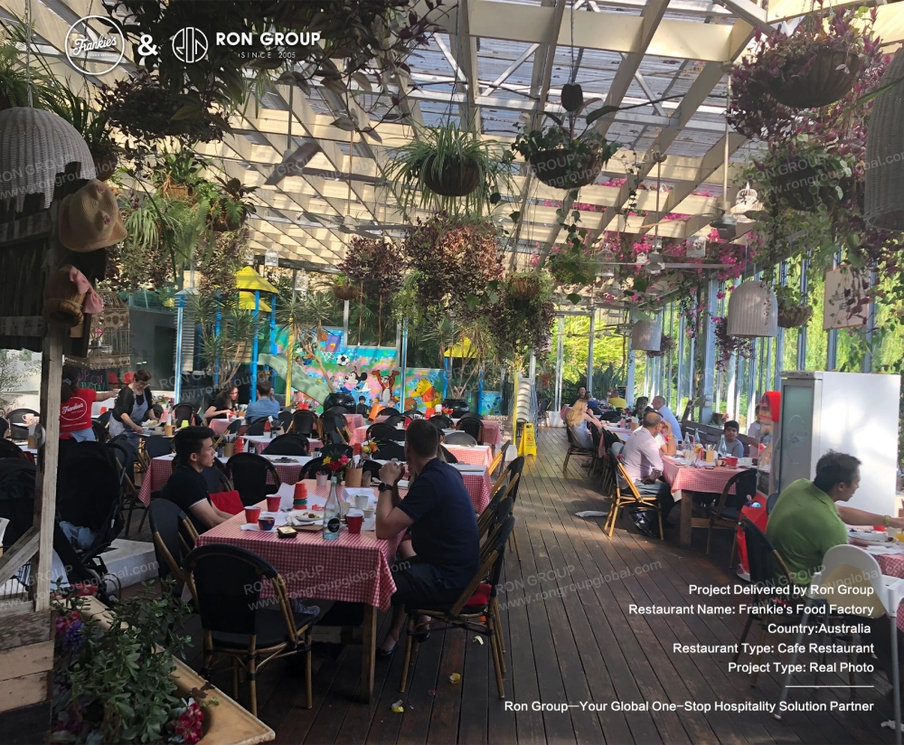RON-GROUP_FRANKIES-FOOD-FACTORY_Main-Dining-Hall-with-Hanging-Plants RON-GROUP_FRANKIES-FOOD-FACTORY_Main-Dining-Hall-with-Hanging-Plants